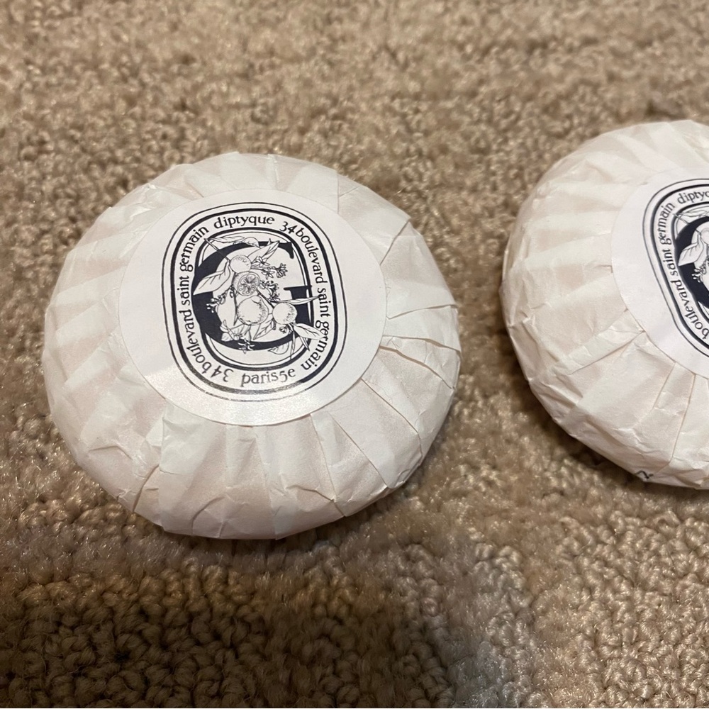 New {Diptyque} Shampoo Bar and Body Wash Bundle | 34 Boulevard Saint Germain - Picture 12 of 13
